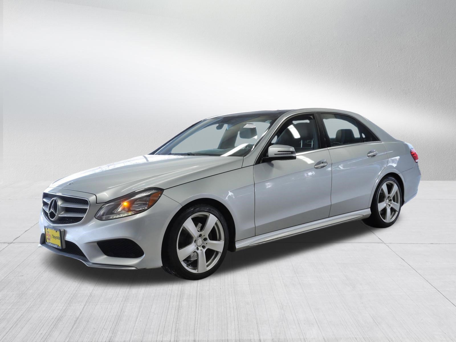 Used 2014 Mercedes-Benz E 350 4MATIC Sedan image 3