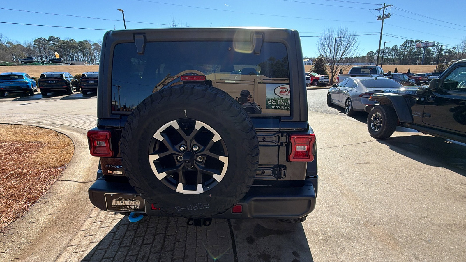 Used 2025 Jeep Wrangler Unlimited Rubicon 4xe w/ Convenience Group image 9