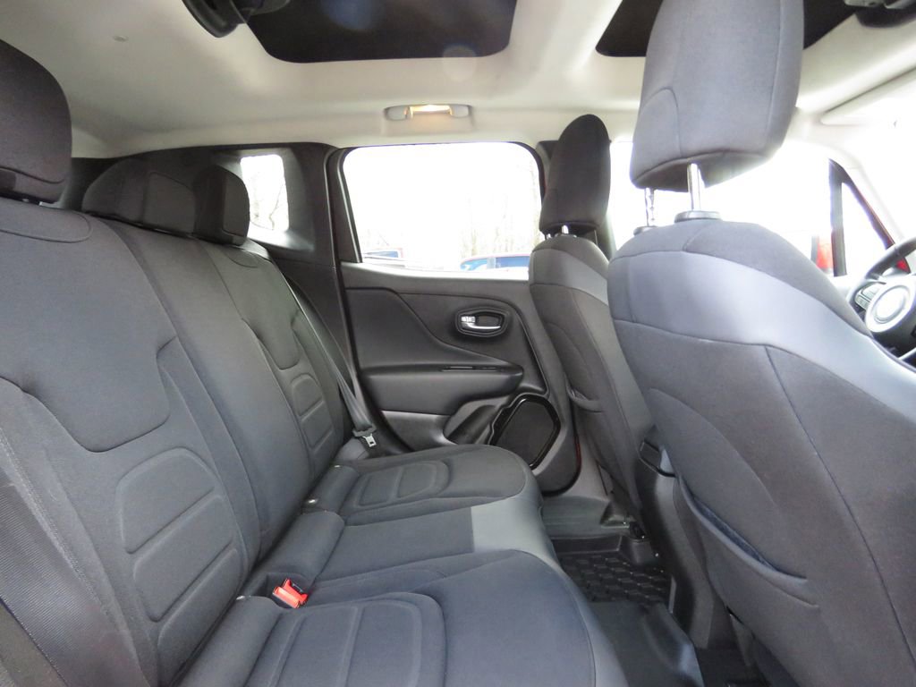 Used 2017 Jeep Renegade Altitude image 16