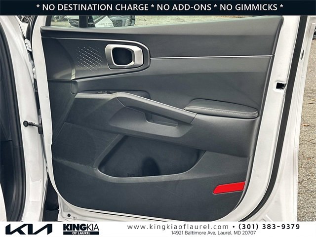 Used 2025 Kia Sorento LX image 15