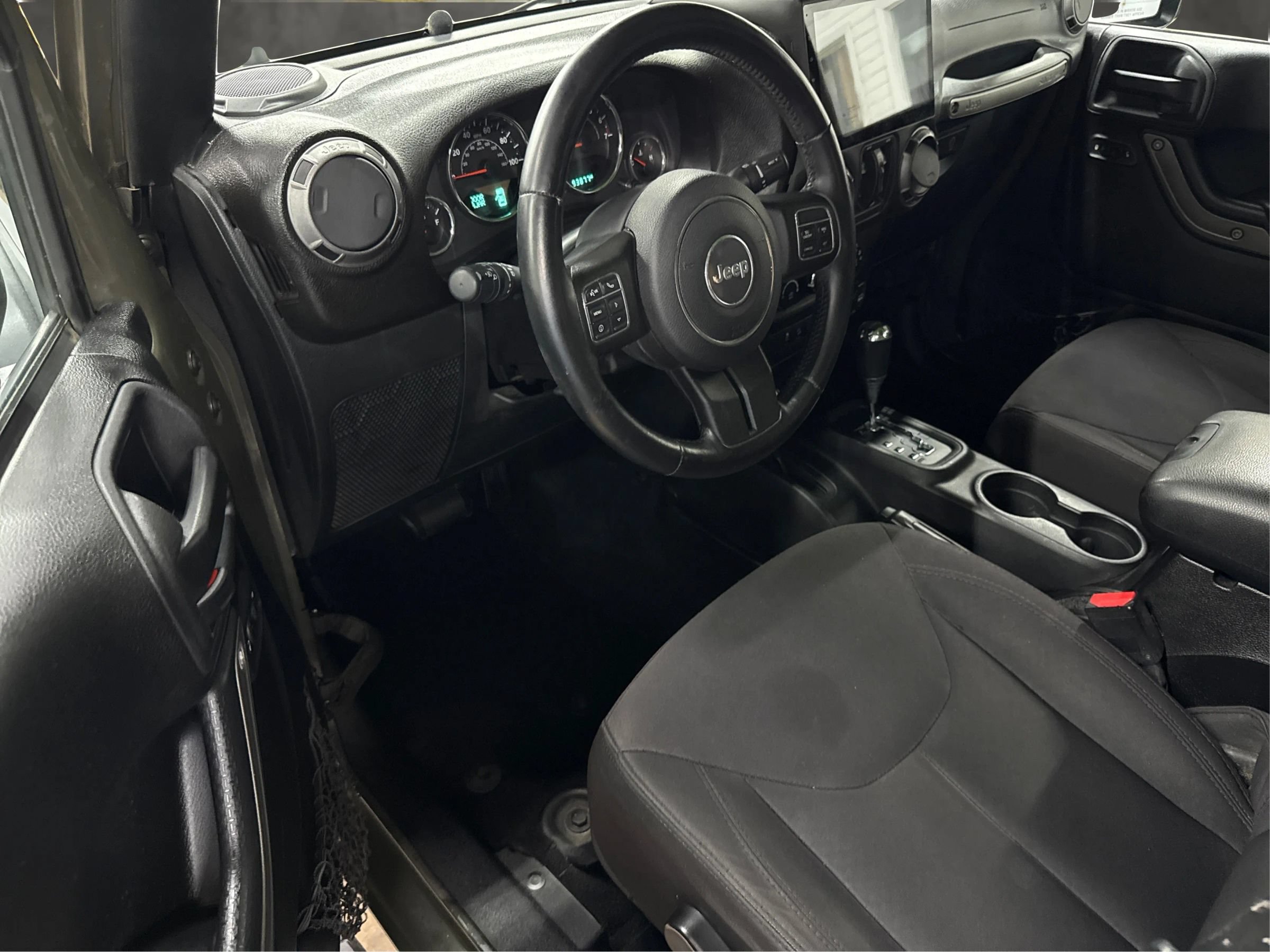 Used 2015 Jeep Wrangler Unlimited Sport w/ Quick Order Package 24S AWD/4WD image 10