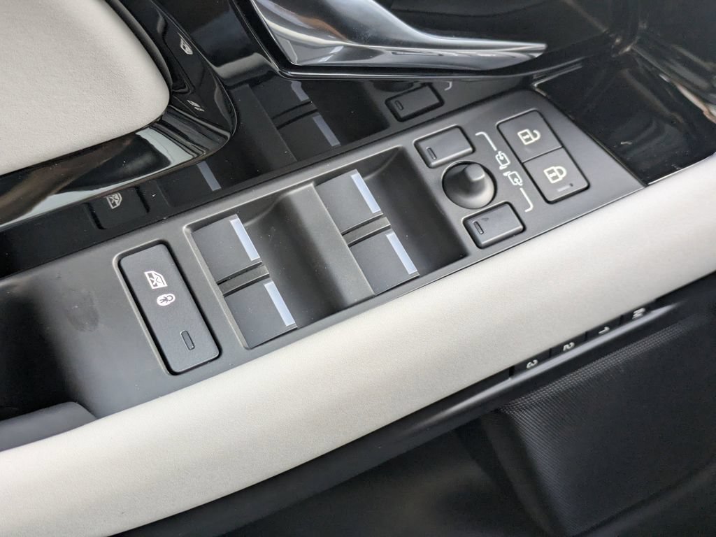 New 2026 Land Rover Range Rover Evoque Hoxton AWD/4WD image 27