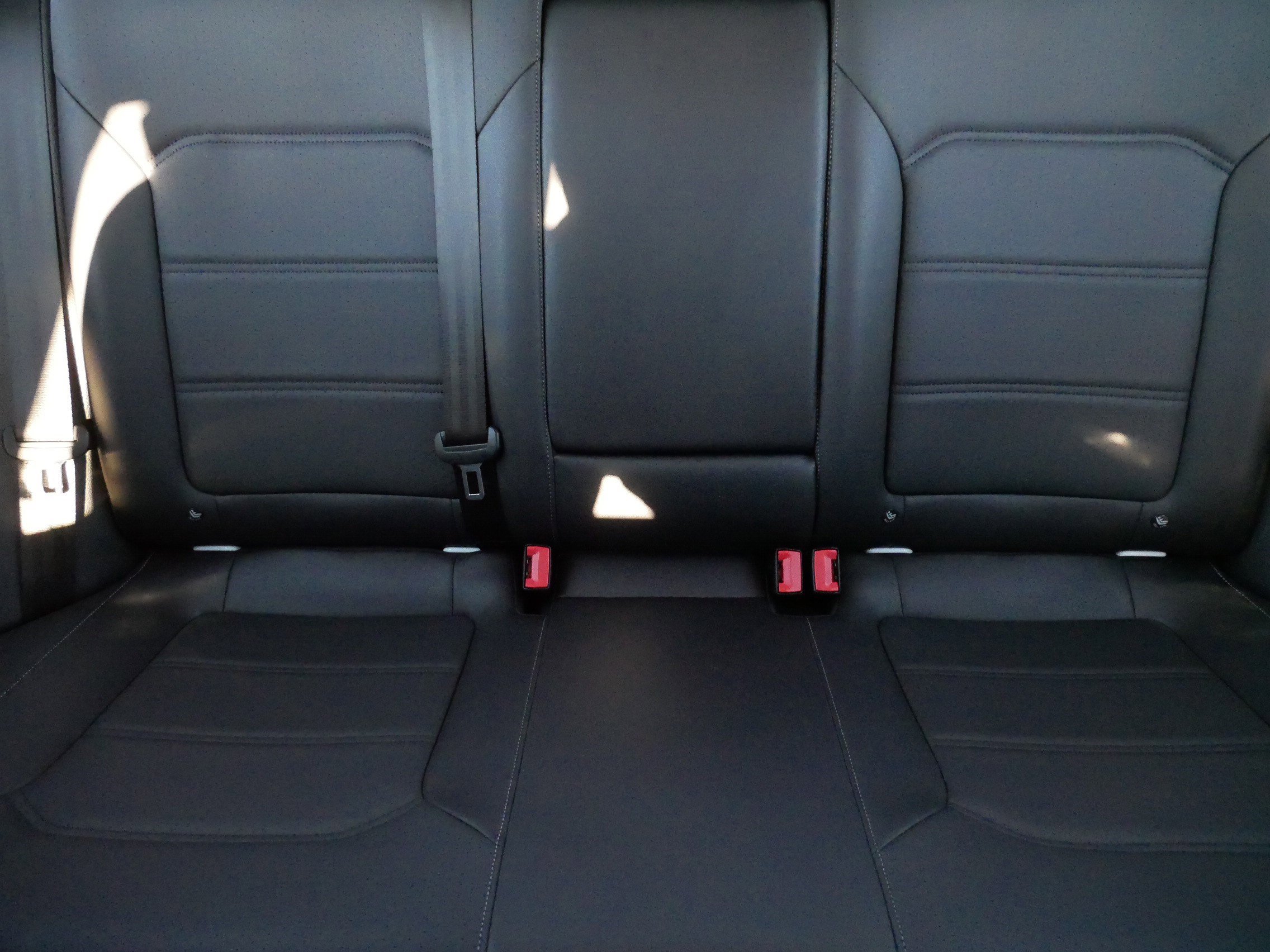 Certified 2020 Volkswagen Passat 2.0T SE w/ Sunroof Package image 13