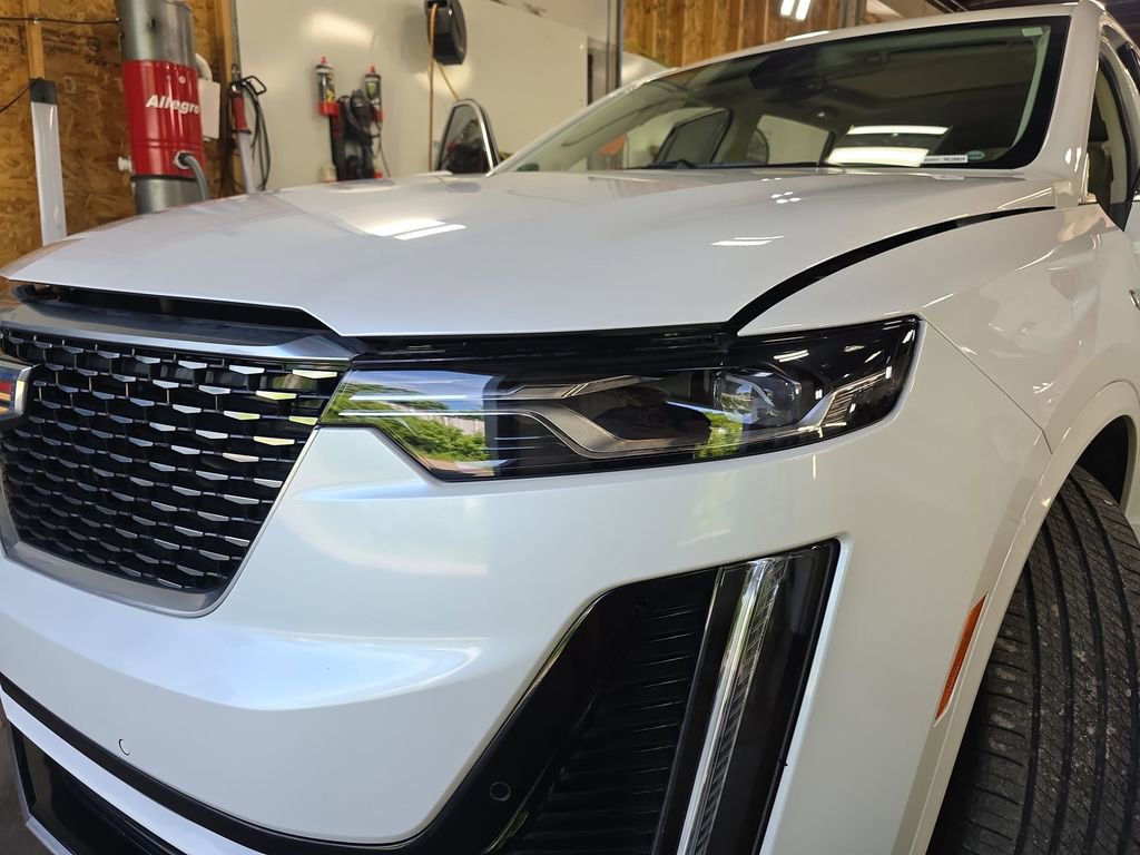 Used 2025 Cadillac XT6 Premium Luxury w/ LPO, Floor Liner Package AWD/4WD image 28