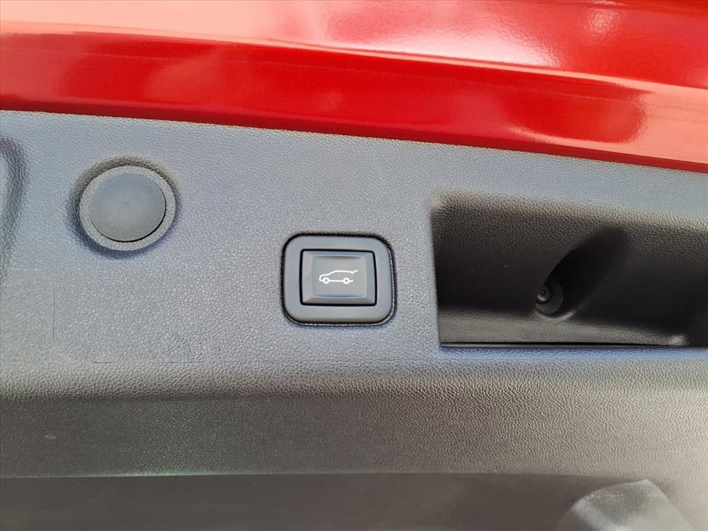 Used 2023 Chevrolet Equinox Premier image 8