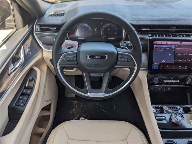 New 2025 Jeep Grand Cherokee Limited image 13