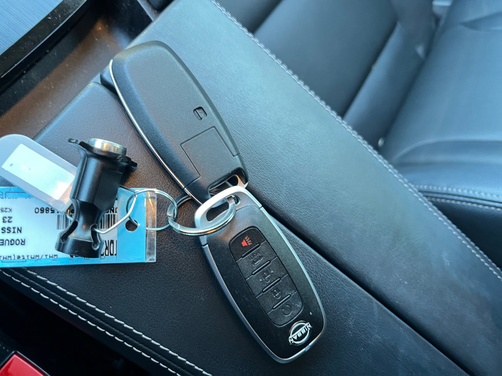 Used 2023 Nissan Rogue SL w/ SL Premium Package image 30