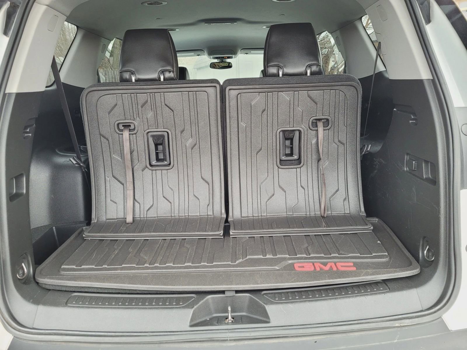 Used 2019 GMC Acadia SLT w/ LPO, Floor Liner Package image 11
