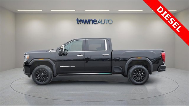 Used 2022 GMC Sierra 3500 Denali w/ Denali Black Diamond Edition image 2