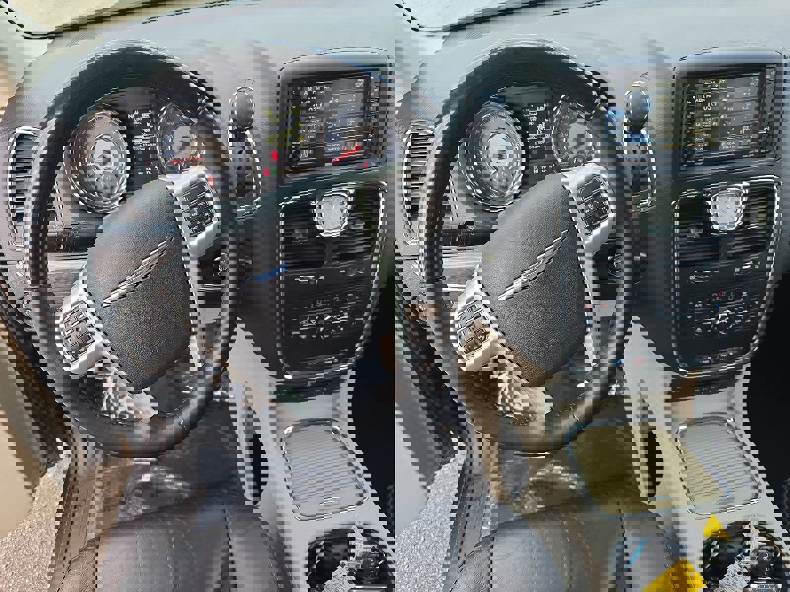 Used 2016 Chrysler Town & Country Limited Platinum image 18