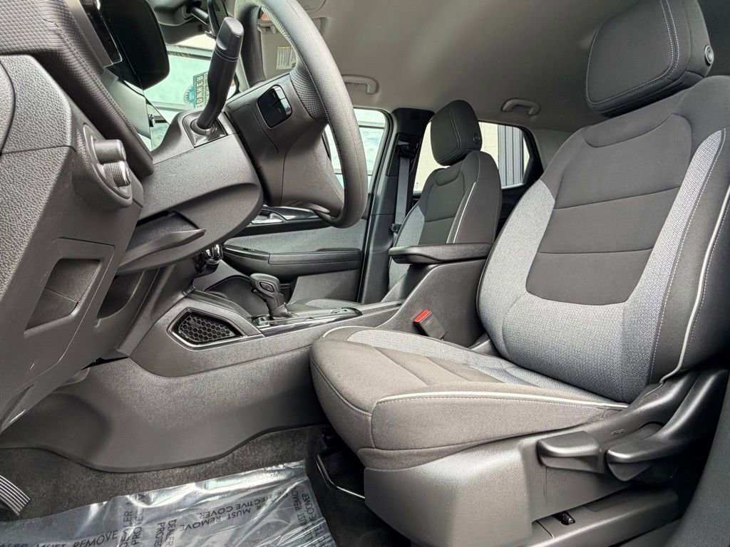 Used 2025 Chevrolet TrailBlazer LT AWD/4WD image 10