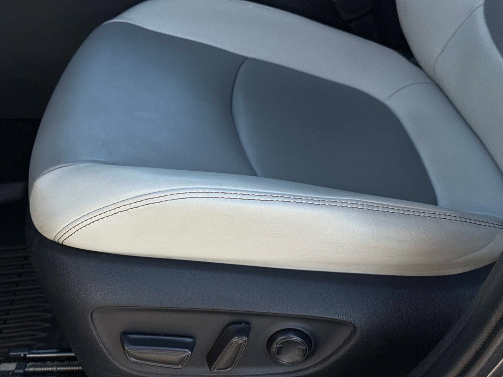 Used 2024 Toyota RAV4 XLE Premium image 22