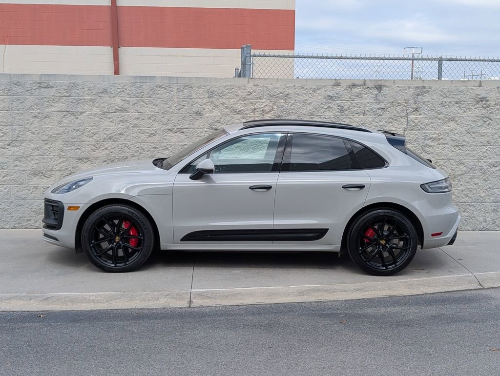 Certified 2022 Porsche Macan GTS image 2
