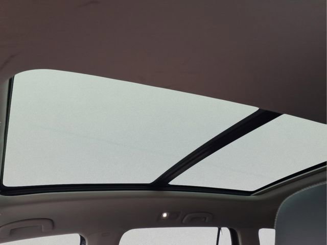 Used 2022 Volkswagen Atlas SEL R-Line image 18