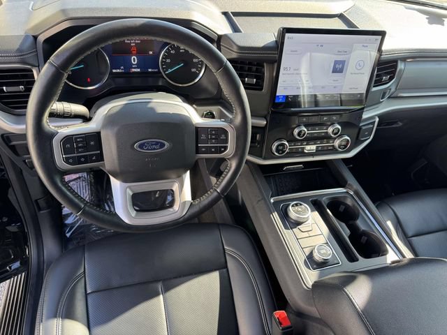 Used 2024 Ford Expedition XLT AWD/4WD image 19