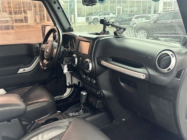 Used 2014 Jeep Wrangler Unlimited Rubicon w/ Dual Top Group image 25