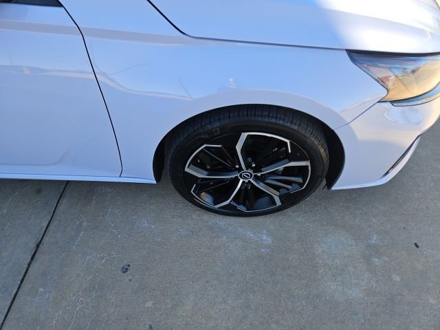 Used 2024 Nissan Altima 2.5 SR image 9
