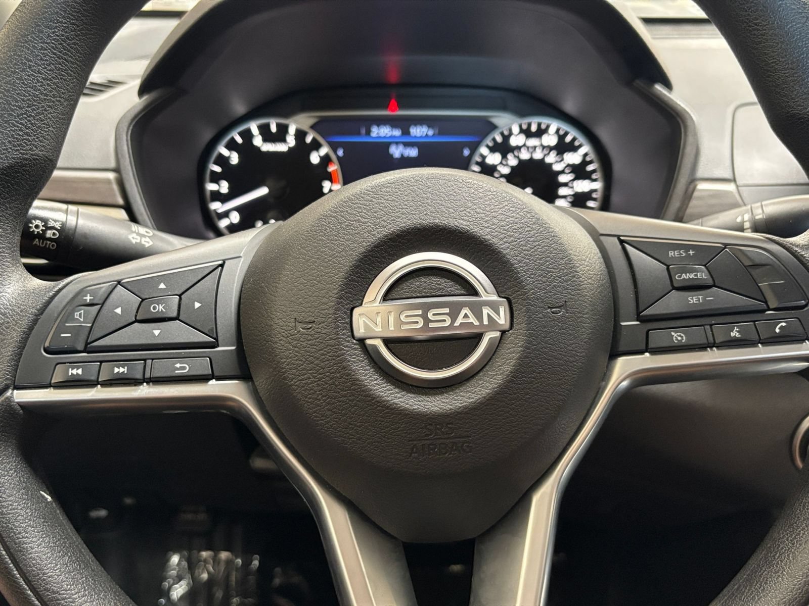 Used 2025 Nissan Altima 2.5 SV FWD image 27