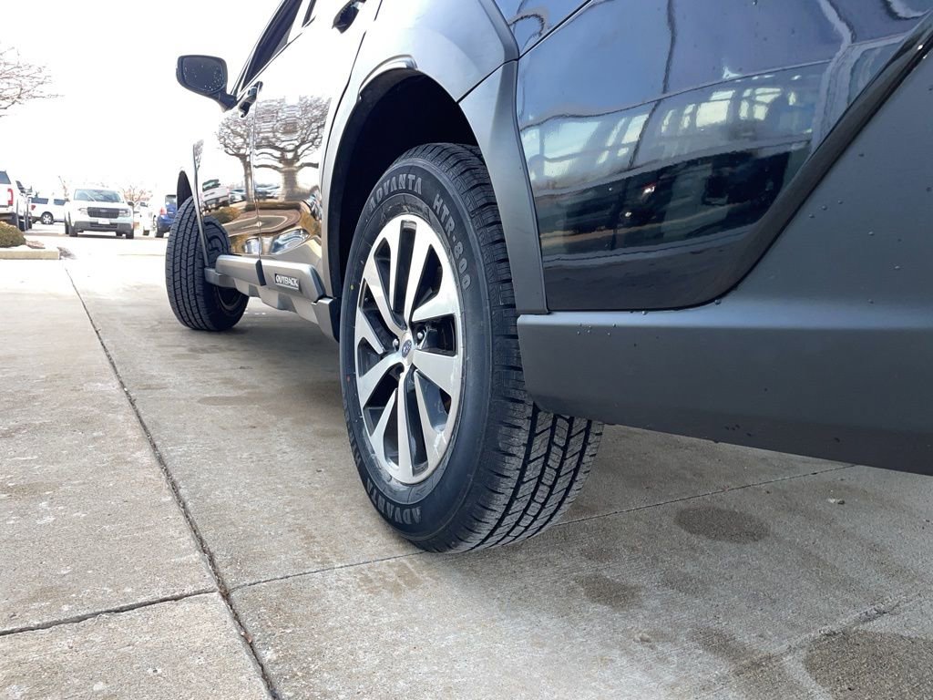 Used 2024 Subaru Outback Premium image 17