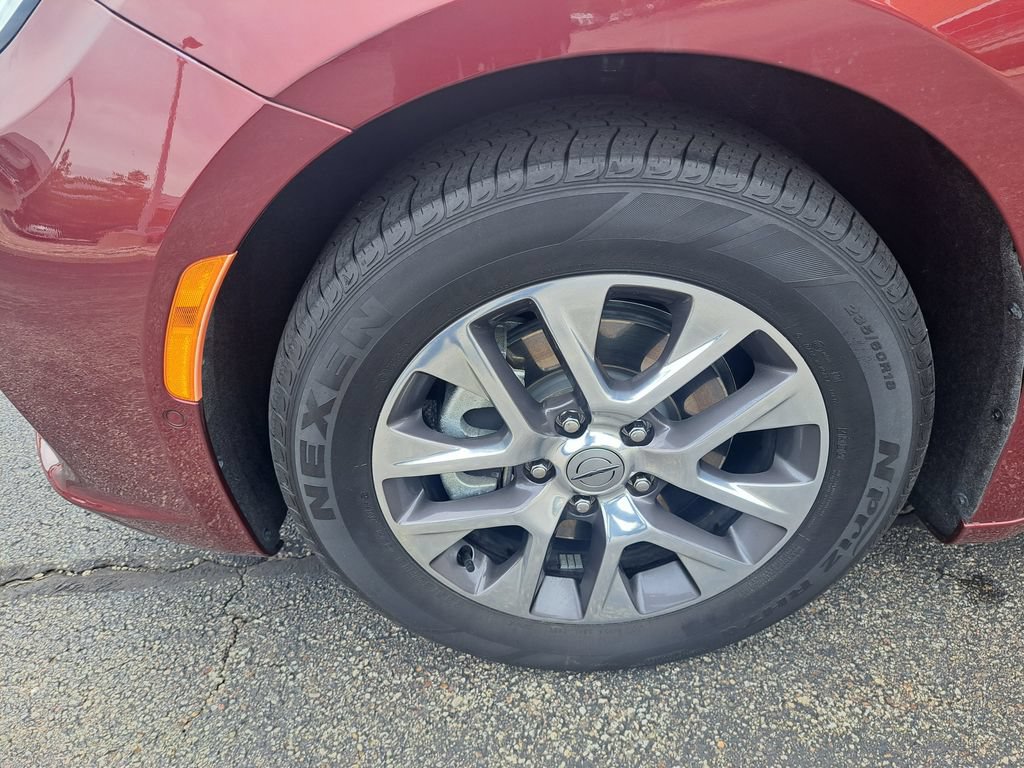 Used 2023 Chrysler Pacifica Pinnacle FWD image 42