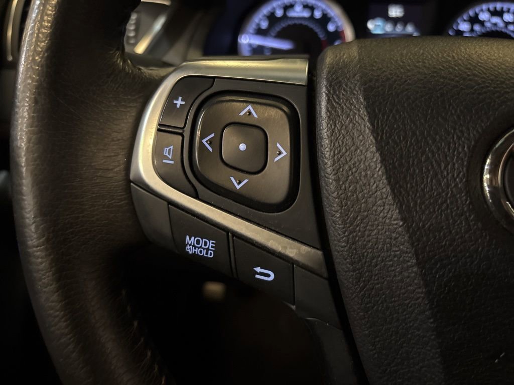 Used 2017 Toyota Camry XLE w/ Moonroof Package image 24