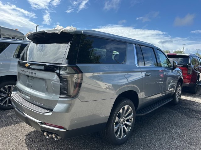 New 2026 Chevrolet Suburban Premier image 3