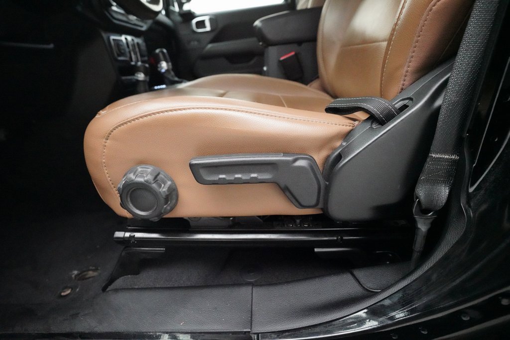 Used 2021 Jeep Wrangler Unlimited Sahara image 28