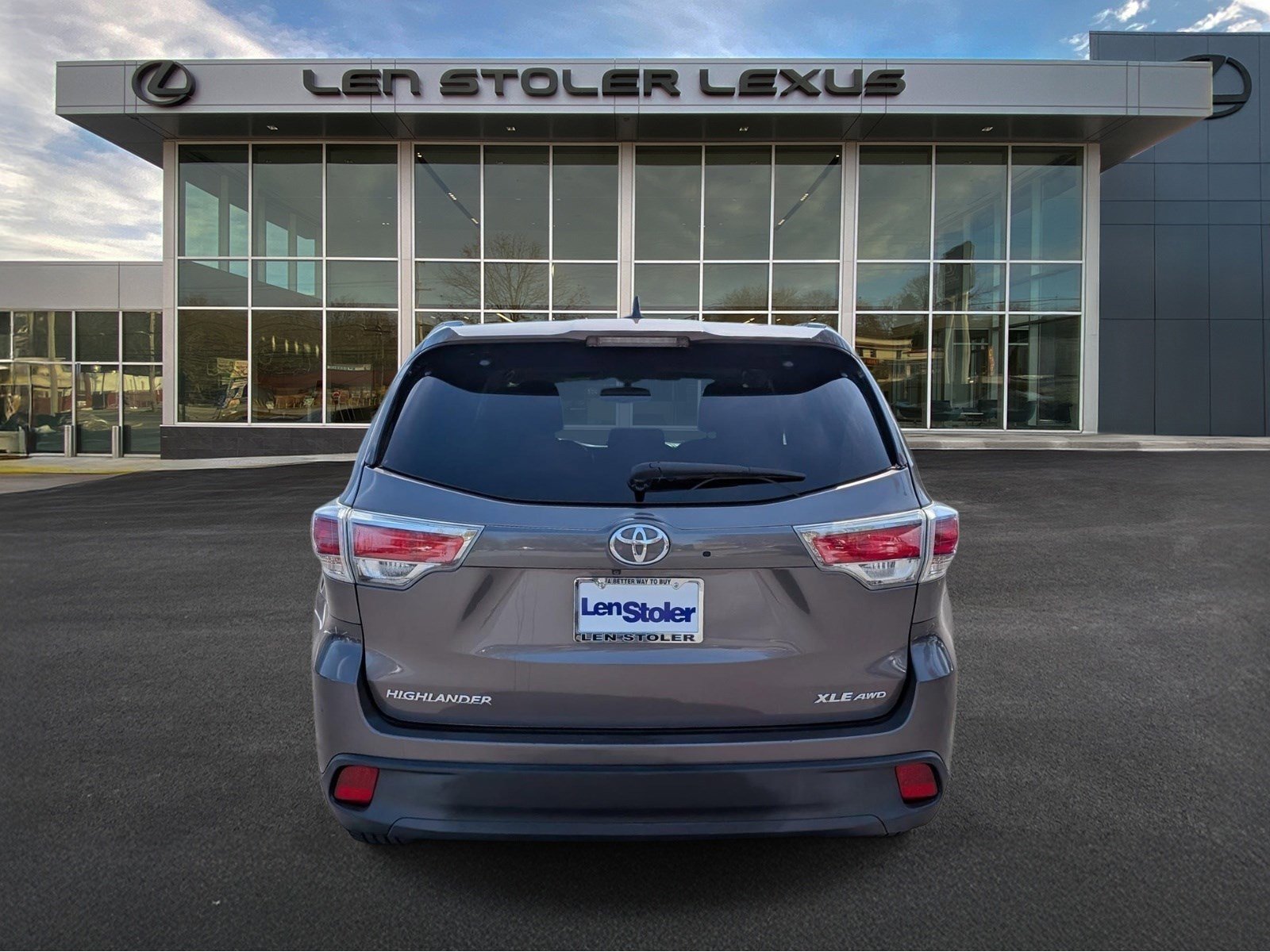 Used 2016 Toyota Highlander XLE image 4