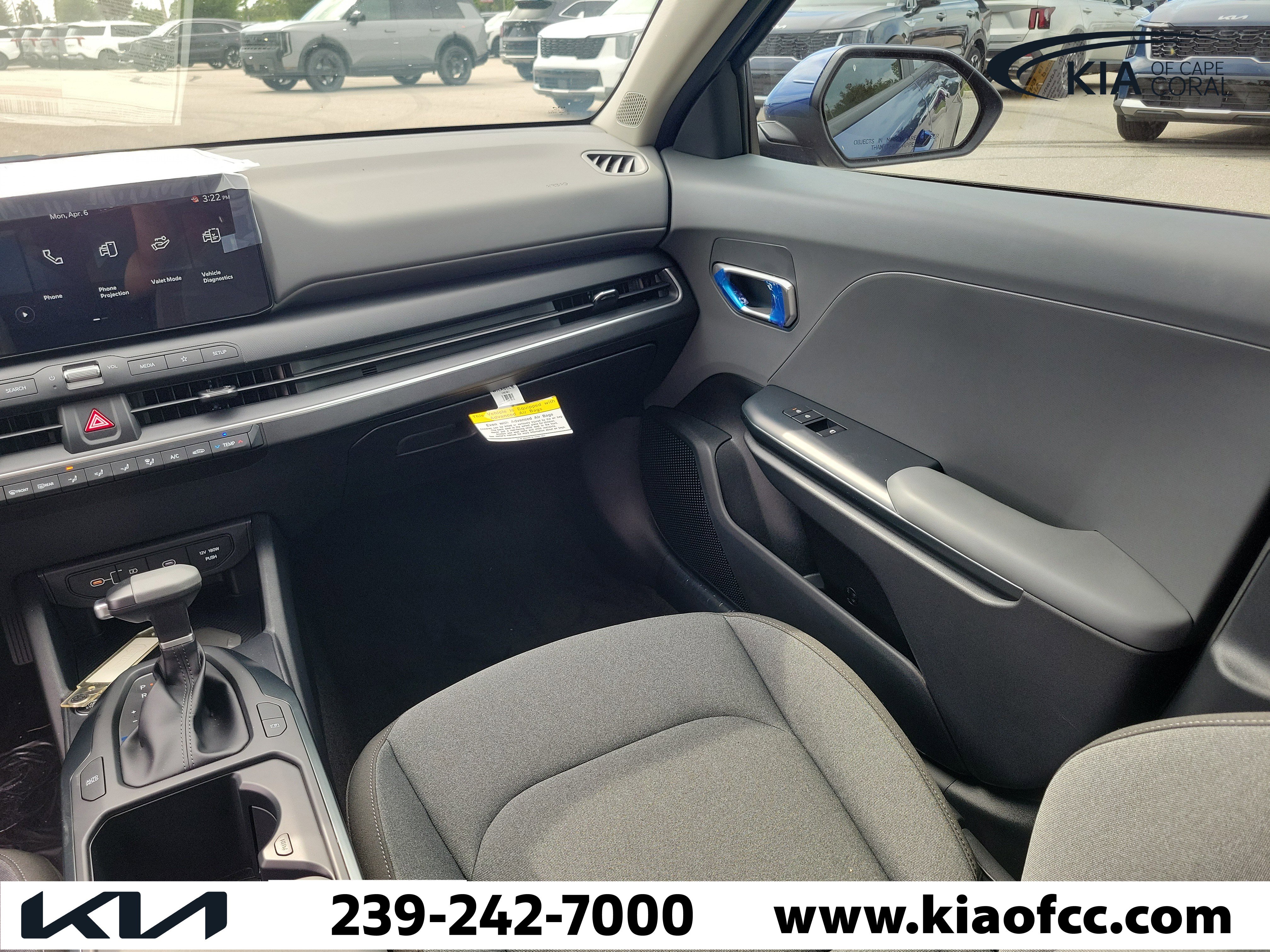 New 2025 Kia K4 LXS image 16