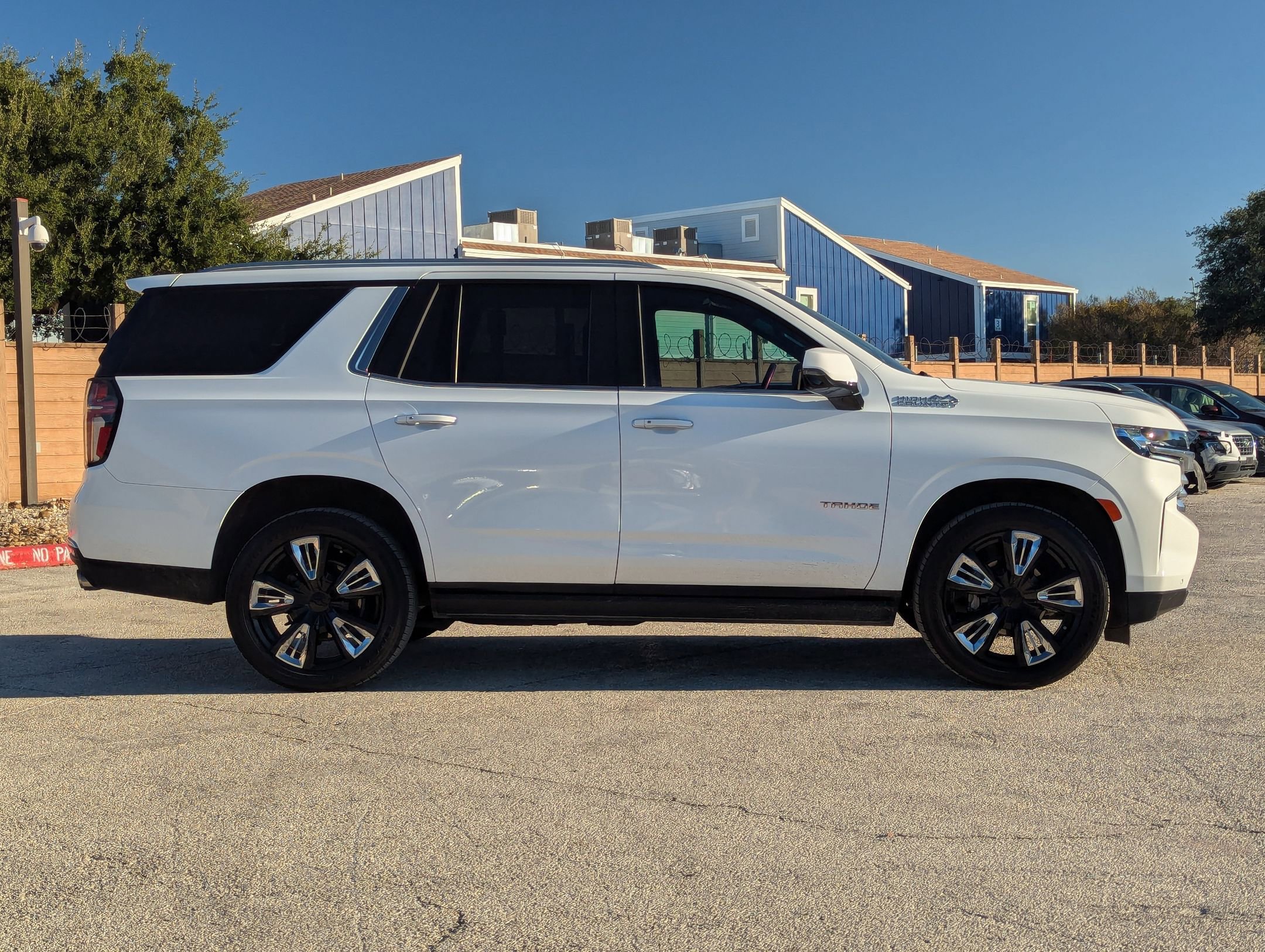 Used 2022 Chevrolet Tahoe High Country image 3
