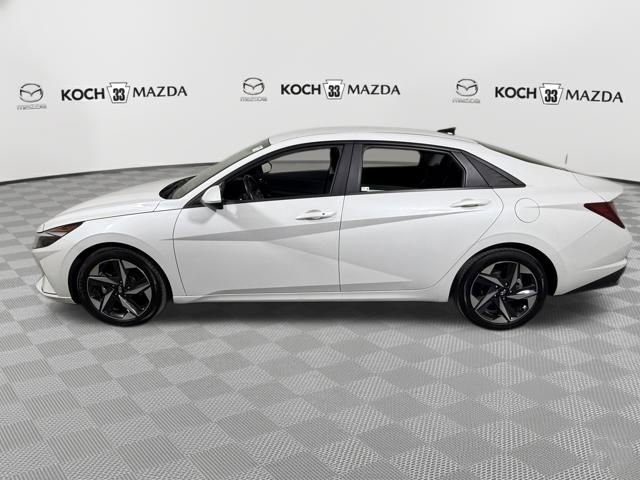 Used 2023 Hyundai Elantra SEL w/ Convenience Package image 4