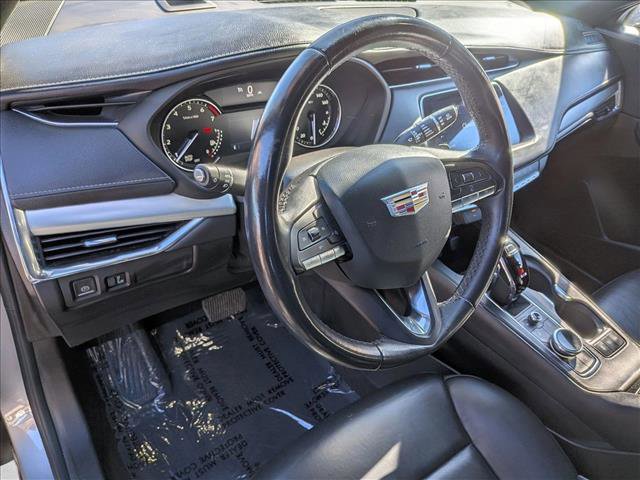 Used 2023 Cadillac XT4 Premium Luxury image 10