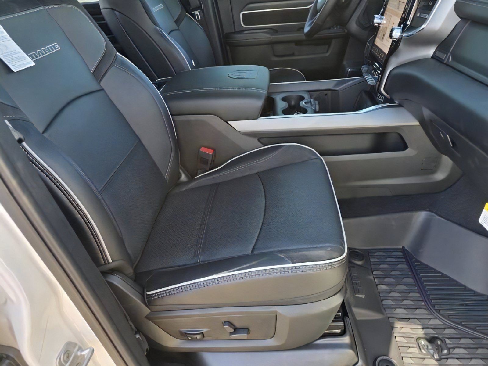 New 2026 RAM 2500 Laramie w/ Night Edition AWD/4WD image 12