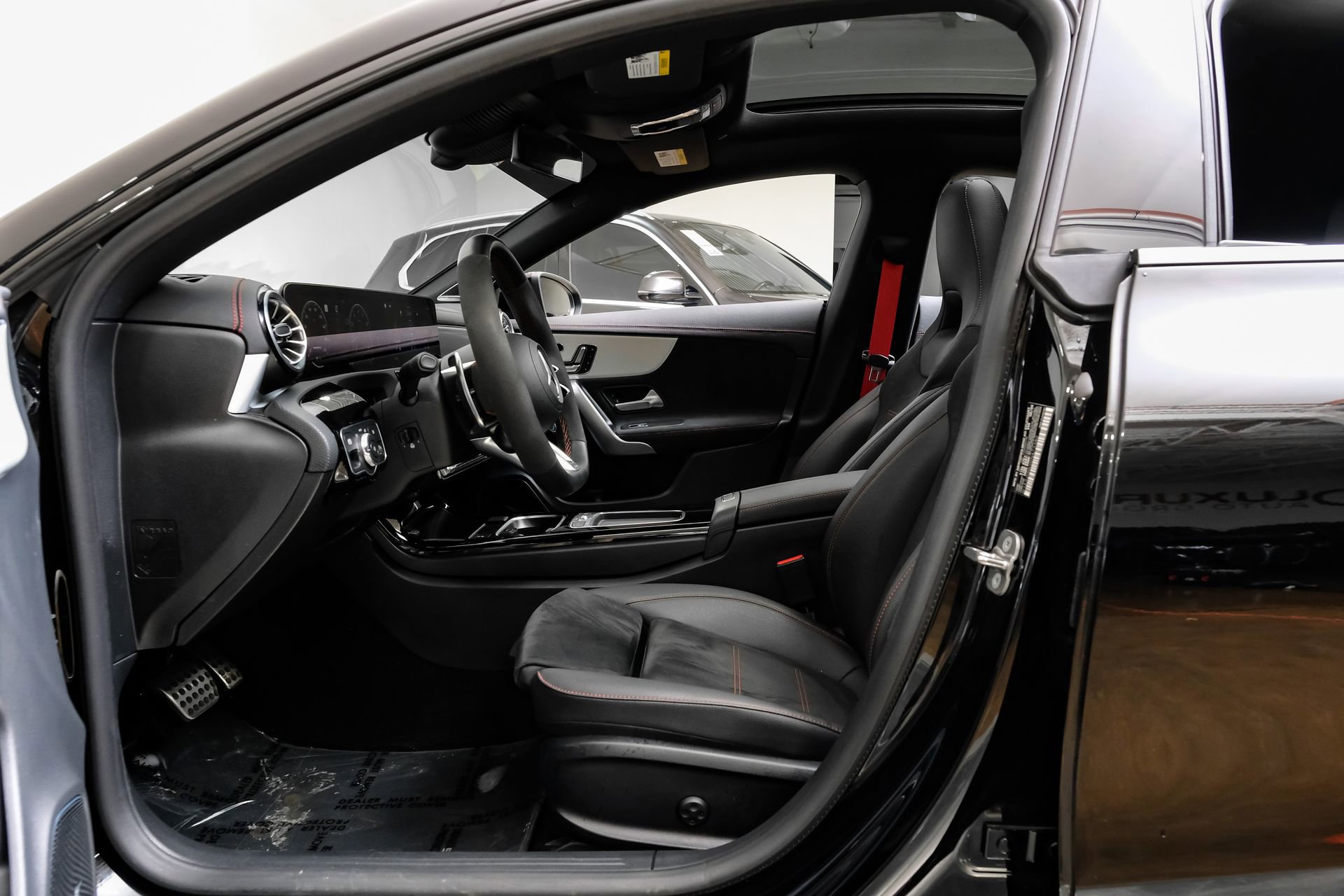 Used 2024 Mercedes-Benz CLA 35 AMG 4MATIC image 4