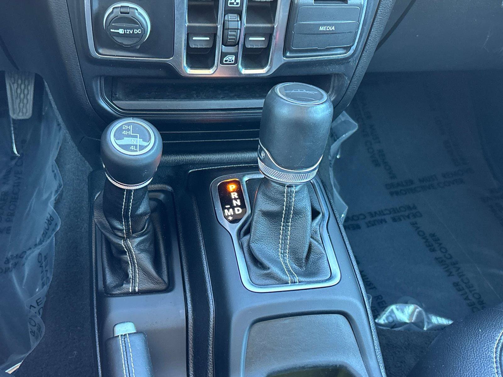 Used 2020 Jeep Gladiator Overland AWD/4WD image 23