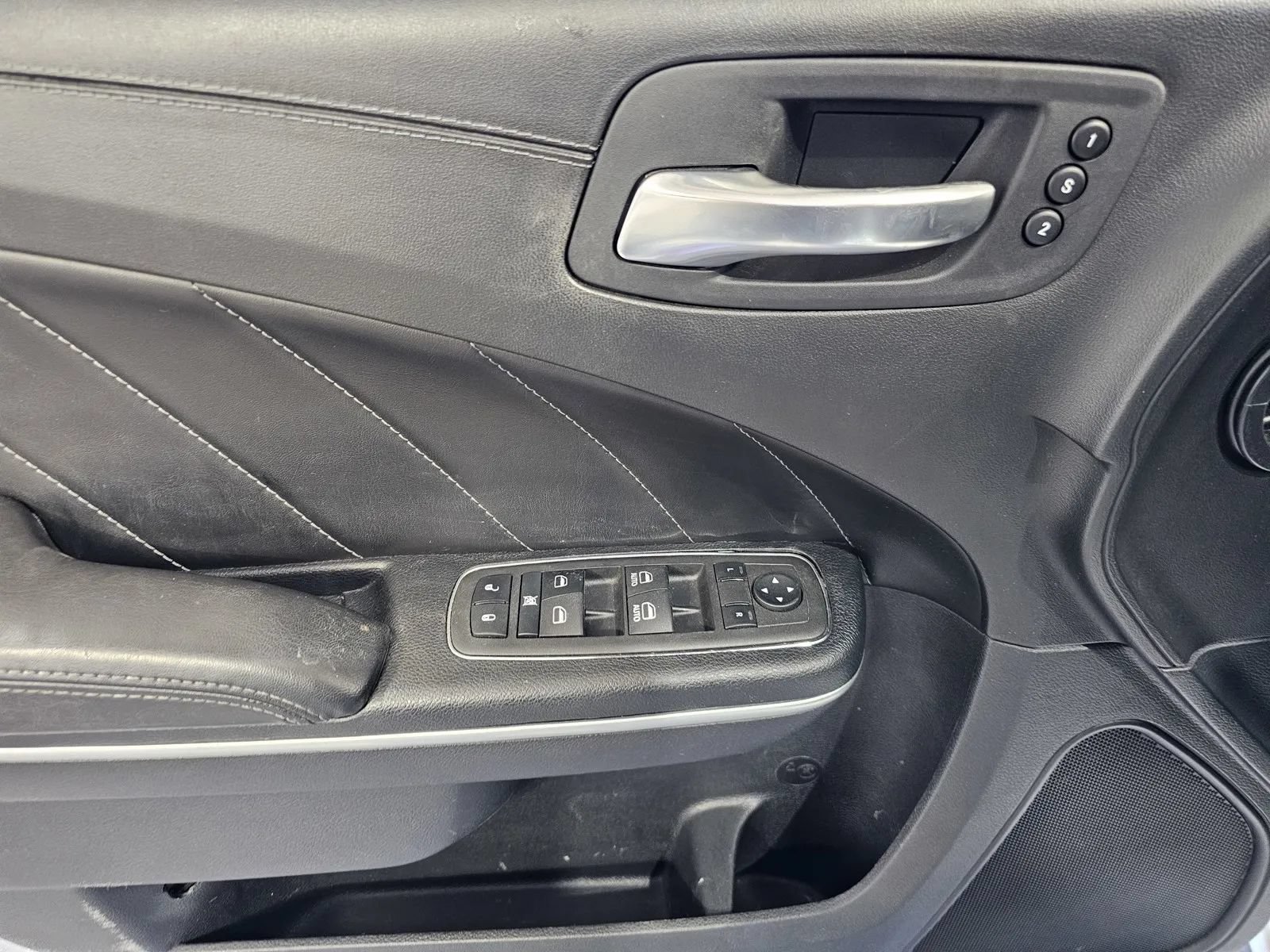 Used 2018 Dodge Charger SRT Hellcat w/ Harman/Kardon Audio Group RWD image 13