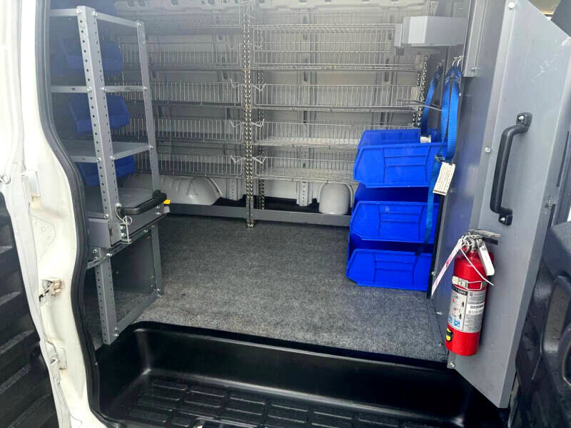 Used 2018 Chevrolet Express 2500 image 18