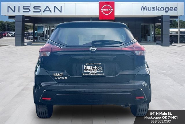 Used 2022 Nissan Kicks S FWD image 6