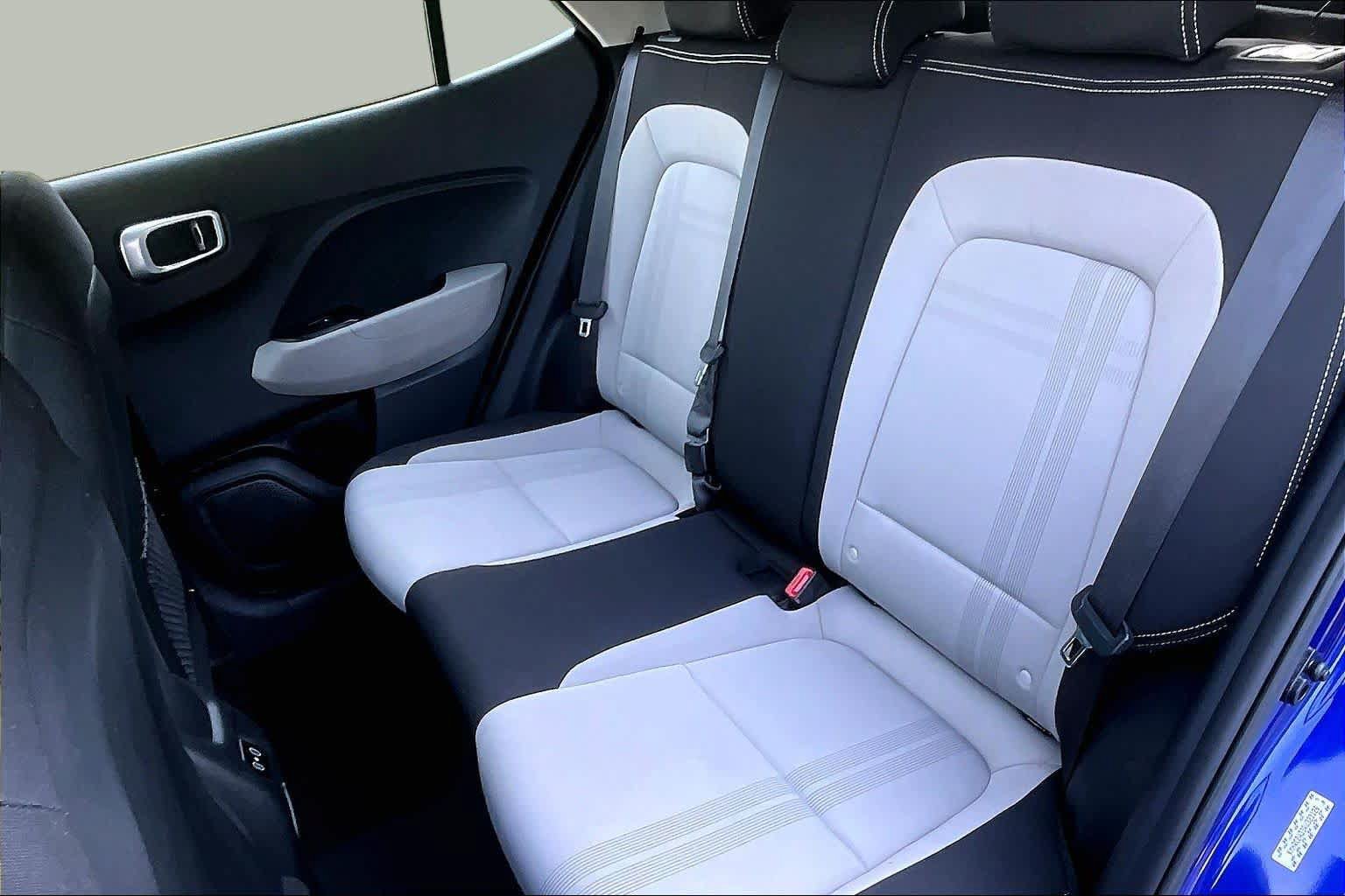 Used 2024 Hyundai Venue SEL FWD image 20