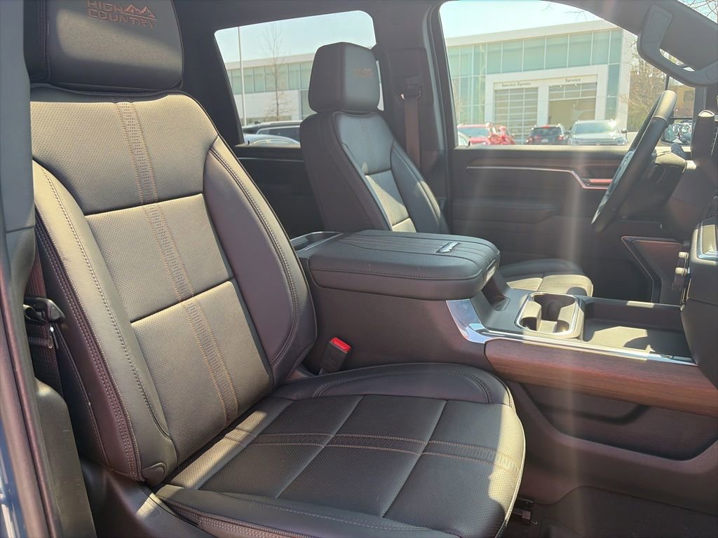 Used 2025 Chevrolet Silverado 3500 High Country w/ High Country Premium Package AWD/4WD image 30