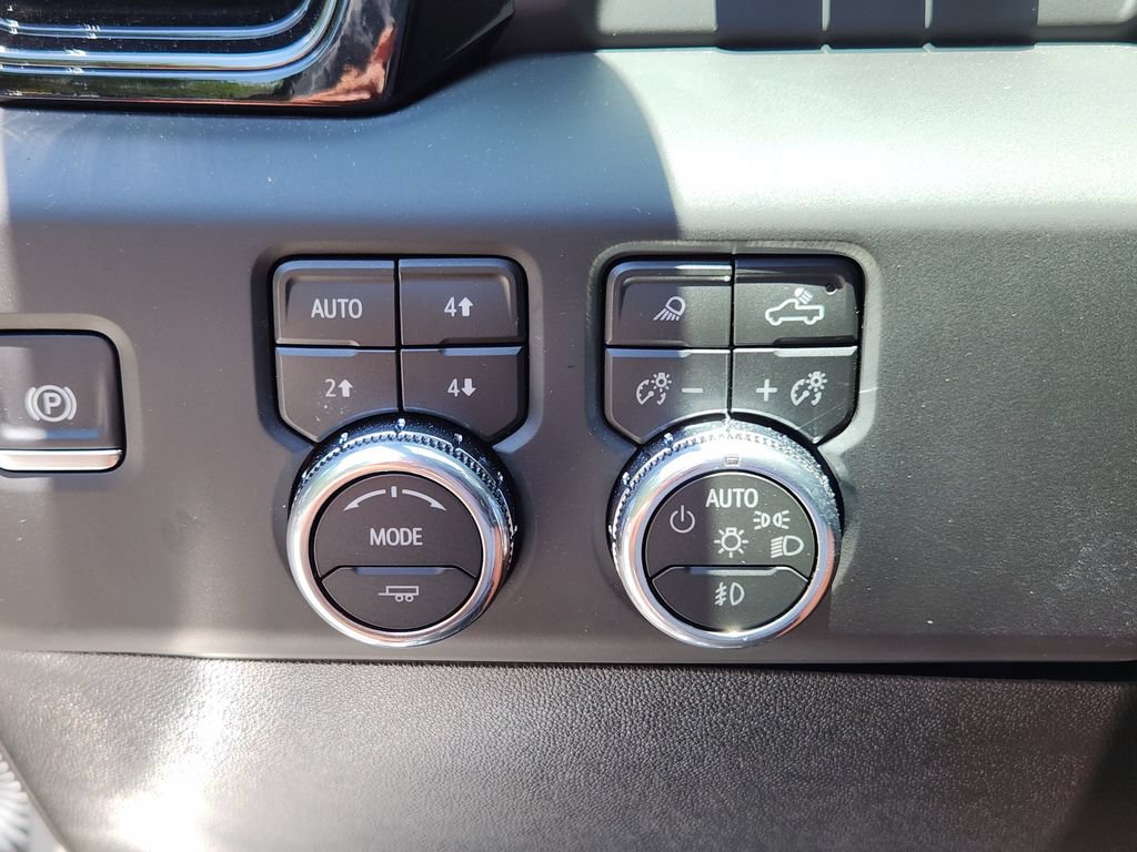 Used 2026 GMC Sierra 2500 AT4X AWD/4WD image 30