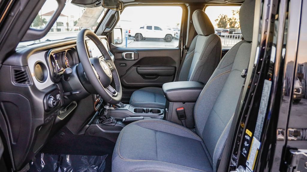 New 2026 Jeep Gladiator Sport AWD/4WD image 19