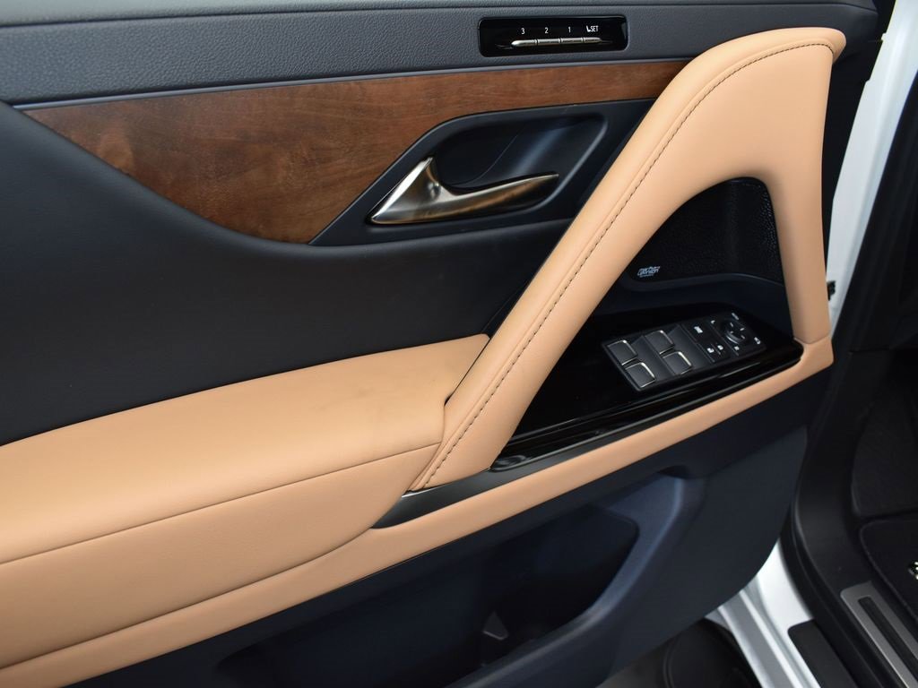 New 2026 Lexus LX 700h Luxury image 11