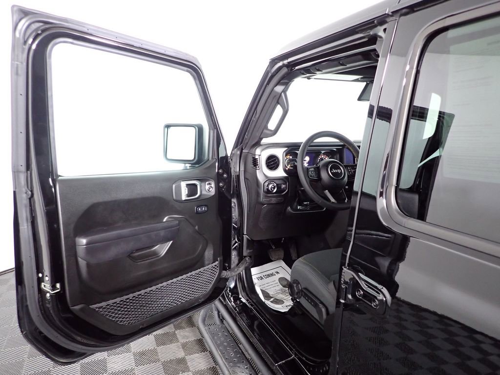 Used 2024 Jeep Gladiator Sport AWD/4WD image 20