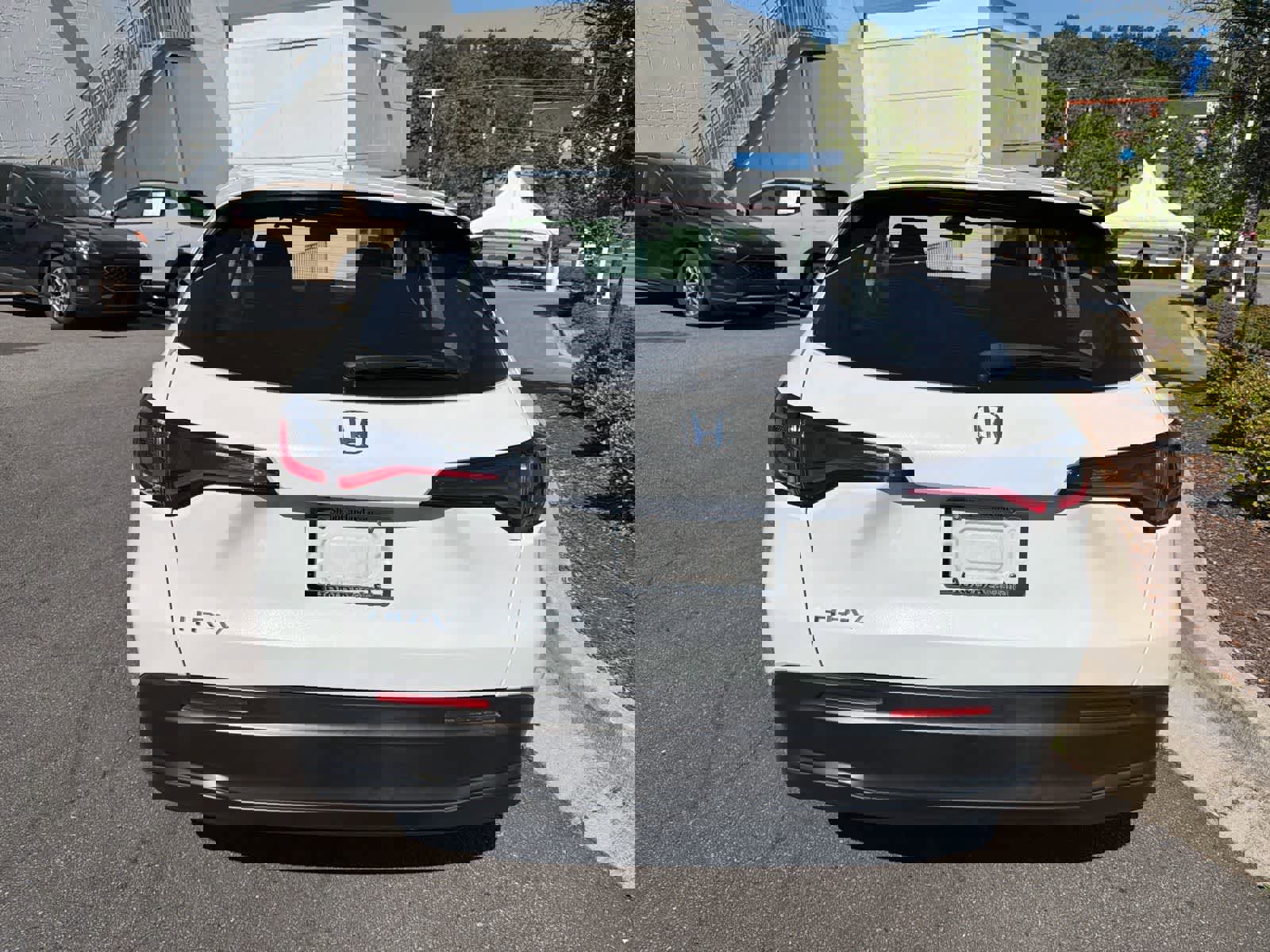 Used 2023 Honda HR-V LX image 9