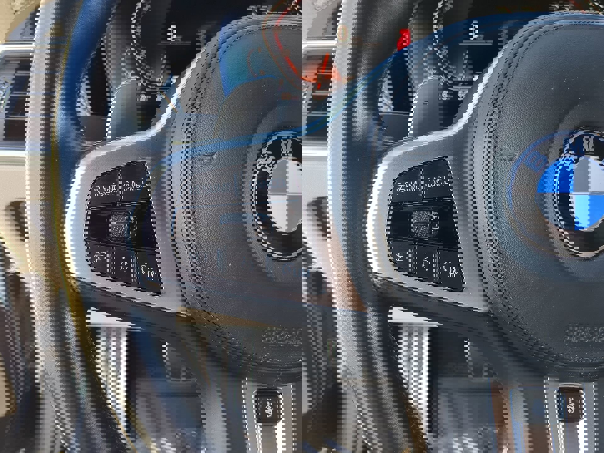 Used 2023 BMW 430i xDrive Convertible w/ M Sport Package image 32