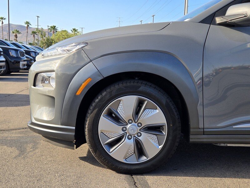 Used 2021 Hyundai Kona Limited w/ Cargo Package FWD image 9
