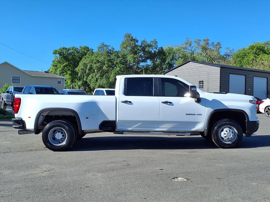 Used 2025 Chevrolet Silverado 3500 W/T image 8