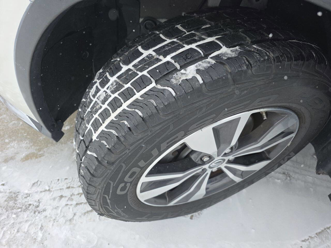 Used 2019 Nissan Murano SV image 17