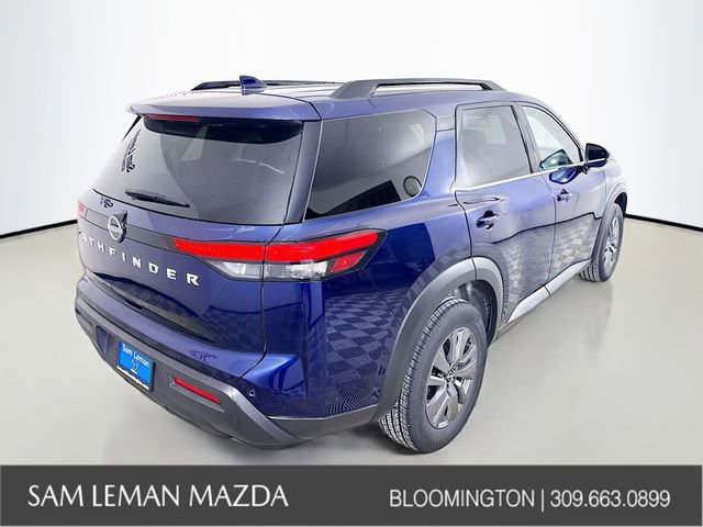 Used 2025 Nissan Pathfinder SV image 7